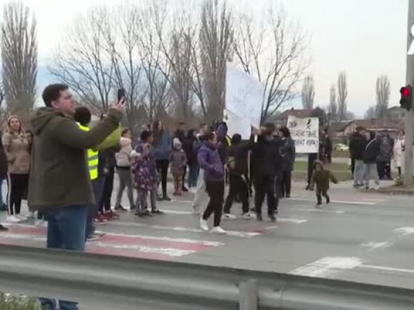 Жители на Казичене на протест заради път-убиец