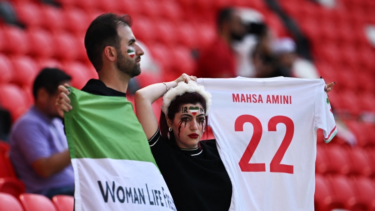 След отпадането на Иран: ФИФА допусна подкрепата за иранските протестиращи по стадионите в Катар