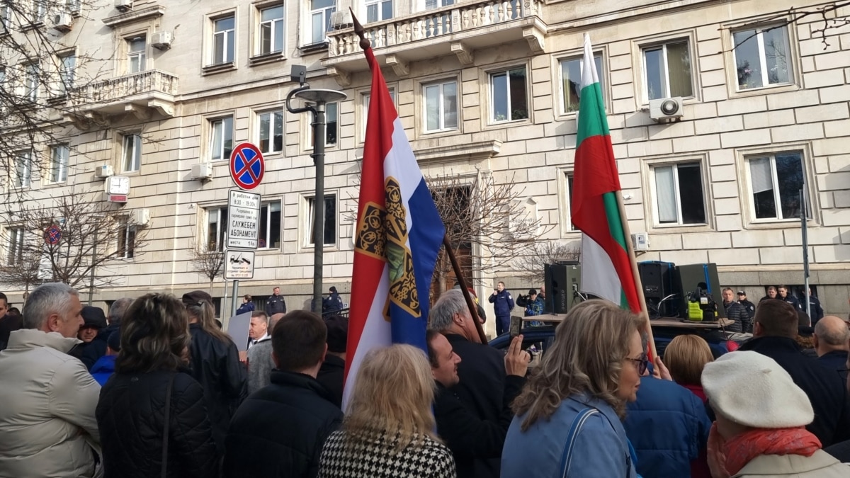 "Въпрос на волята на държавата". Какво предстои след решението на общината за съветския паметник в София