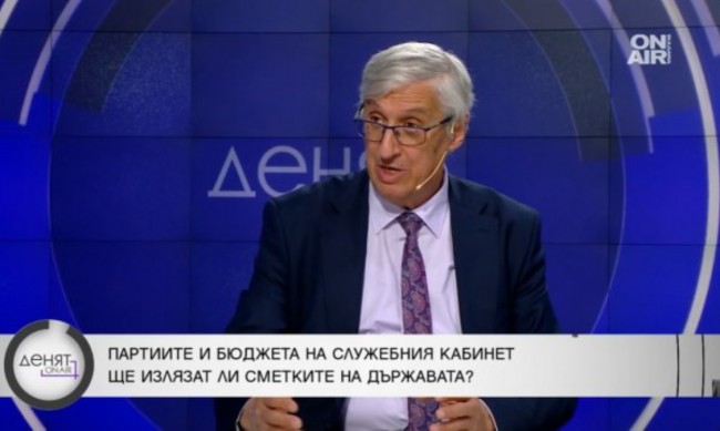 Нейков: Издърпват чекмеджето под краката на партиите в парламента