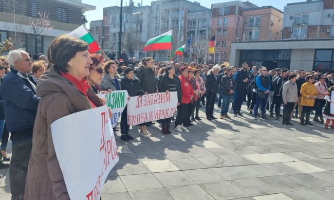 Продължава големият спор около Обзор