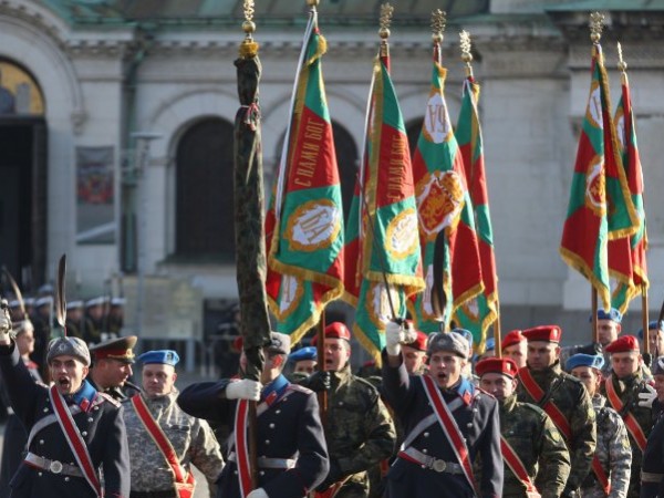 Армията ни била единствената в НАТО без военни свещеници