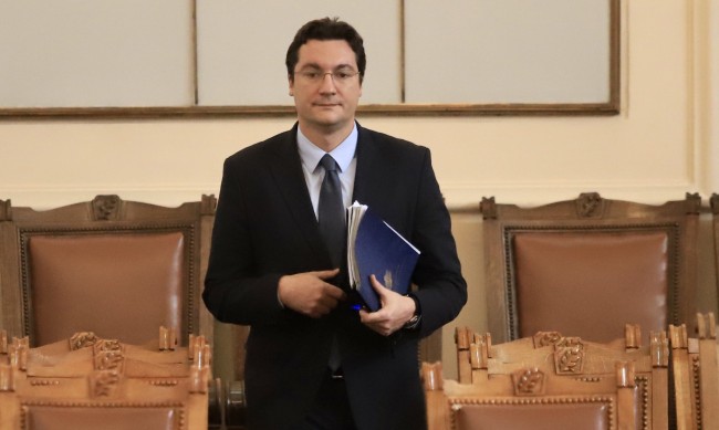 Зарков преди заседанието на ВСС: Споровете в съдебната власт не се решават с чатове и записи