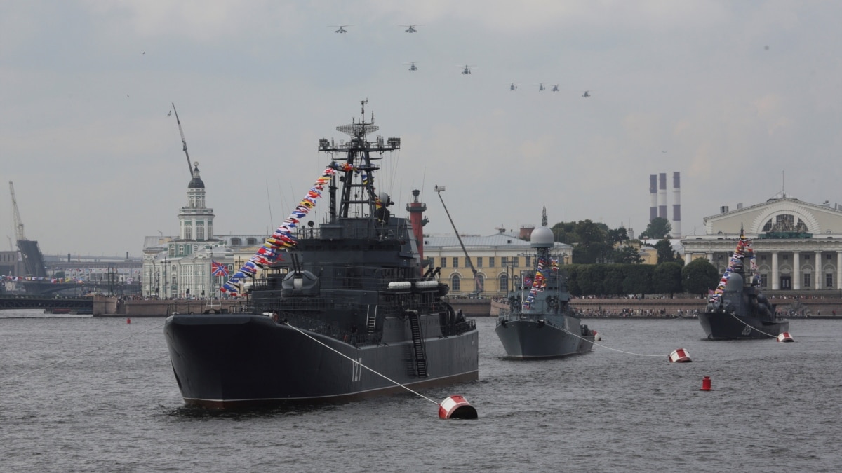 Още руски военни кораби са забелязани до "Северен поток" дни преди експлозиите