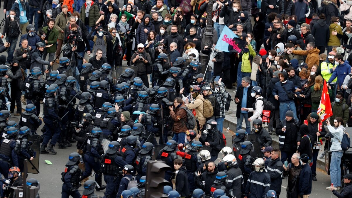 Руските служби са организирали протести в западни градове, твърдят издания