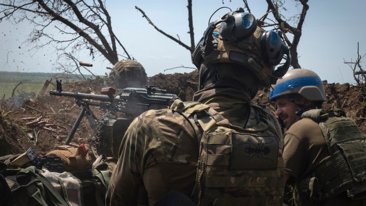 Украинските военни твърдят, че "стават все по-силни". Тежките сражения продължават