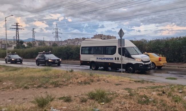 Масов бой в кв. "Кармен" в Казанлък, влезе жандармерия