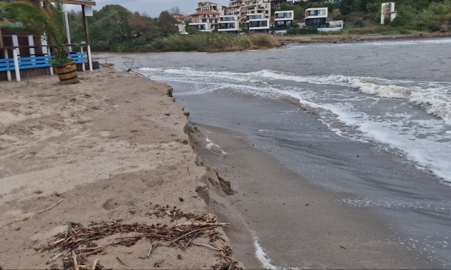 В памет на жертвите в Царево: Днес е Ден на национален траур