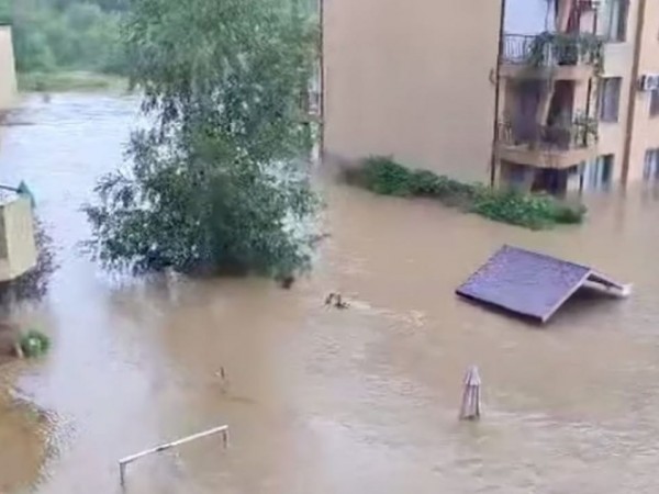 Ден на траур в Царево, жертвите на потопа са две, трима се издирват