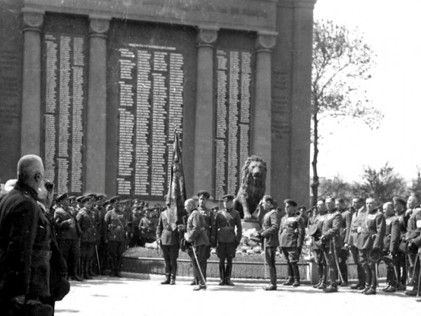 Възстановяват Мемориала на загиналите войници до НДК