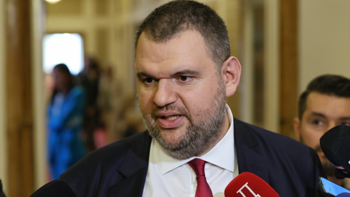 ДПС отрече Пеевски да познава напусналия шеф на кабинета на Калин Стоянов и да е бил свързан с Lafka