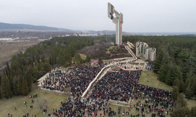 За 3 март в Стара Загора понасят на ръце 300-метрово знаме