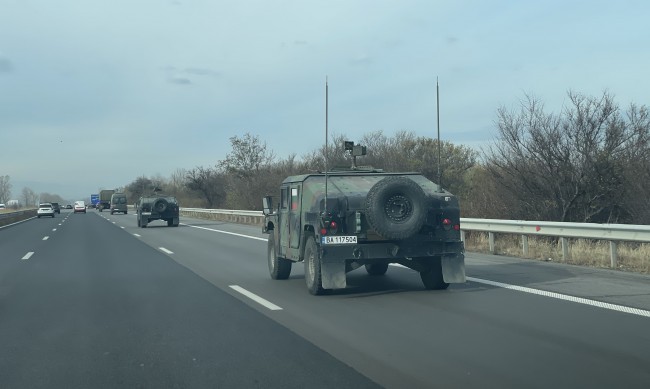 Военна техника и личен състав ще преминават по пътищата