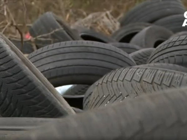 Огромно сметище се образува край автополигона във Велико Търново