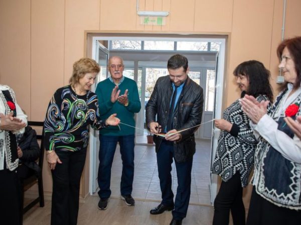 С много настроение на Благовещение беше открит напълно обновеният пенсионерски клуб „Христо Ботев“ в Стара Загора