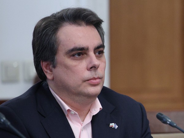 Василев: Имало е политическа договорка с Радев за служебния кабинет