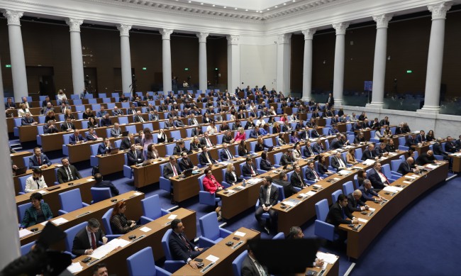 Ветото на Радев върху Закона за инвестициите мина в НС