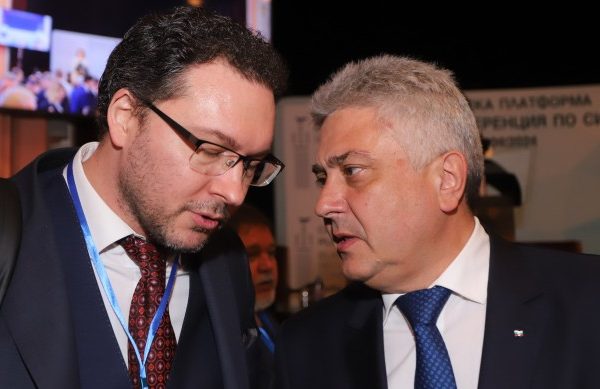 Димитров: Аз съм дипломат, оставам министър до указ на президента