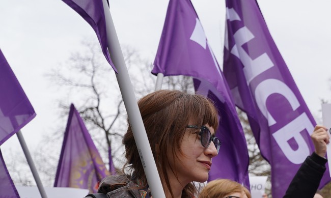 Синдикати на протест под прозорците на Денков