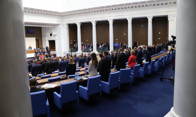 Бащите ще могат да излизат в отпуск за гледане на дете