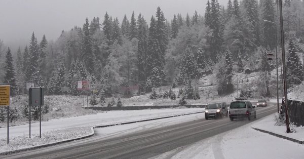 Снежната покривка на Пампорово е 30 сантиметра