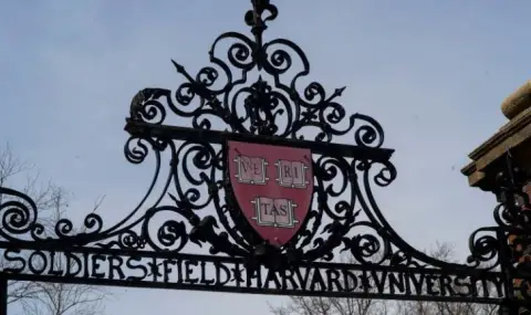 Администрацията на Тръмп ускорява преговорите с Харвард за чуждестранните студенти