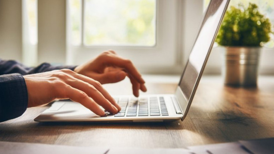 В три сектора дават най-високите заплати