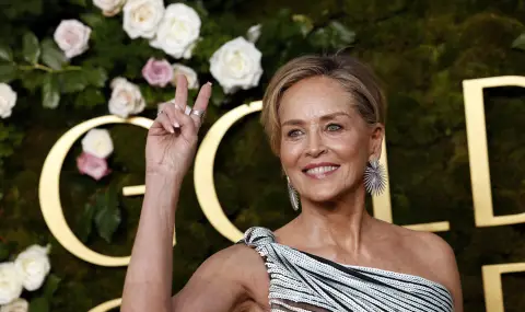 Вечен сексапил: Шарън Стоун в еротична фотосесия с бившия на Хали Бери (СНИМКИ)