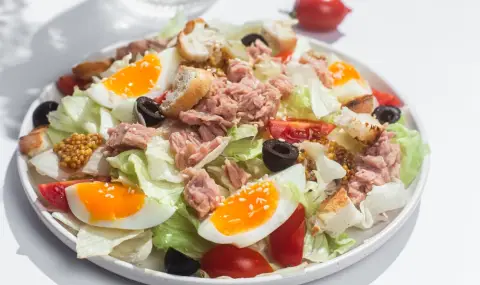 Рецепта на деня: Салата с риба тон и млечен дресинг