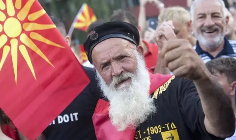 Християн Мицкоски: Ще направим всичко, за да влезем в ЕС, но не и като "модерни" македонци