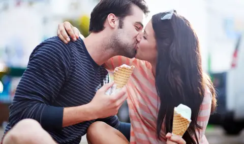 6 юли: Днес е международният ден на целувката