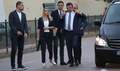 Адвокатът на отстранения кмет на Истанбул: Задържан съм само поради това, че представлявам Екрем Имамоглу