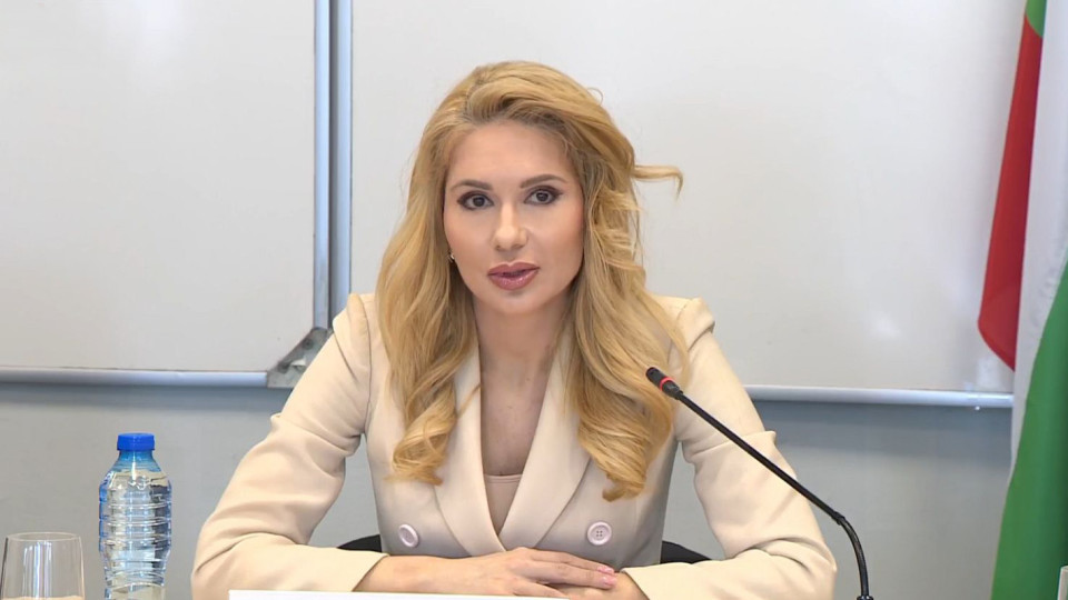 Аптеките сгазиха лука с еврото. КЗП ги подгони