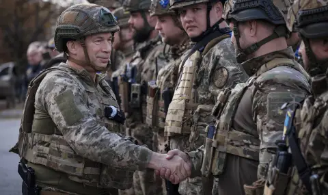Бащата на украинския военен главнокомандващ се лекува в Москва
