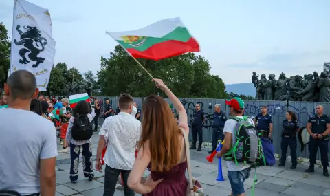 "Борбата срещу еврото в България носи отпечатъка на Кремъл"