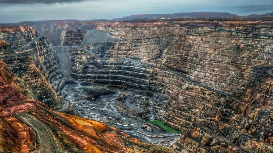 Голямата битка в света! Кой прибира редките метали?