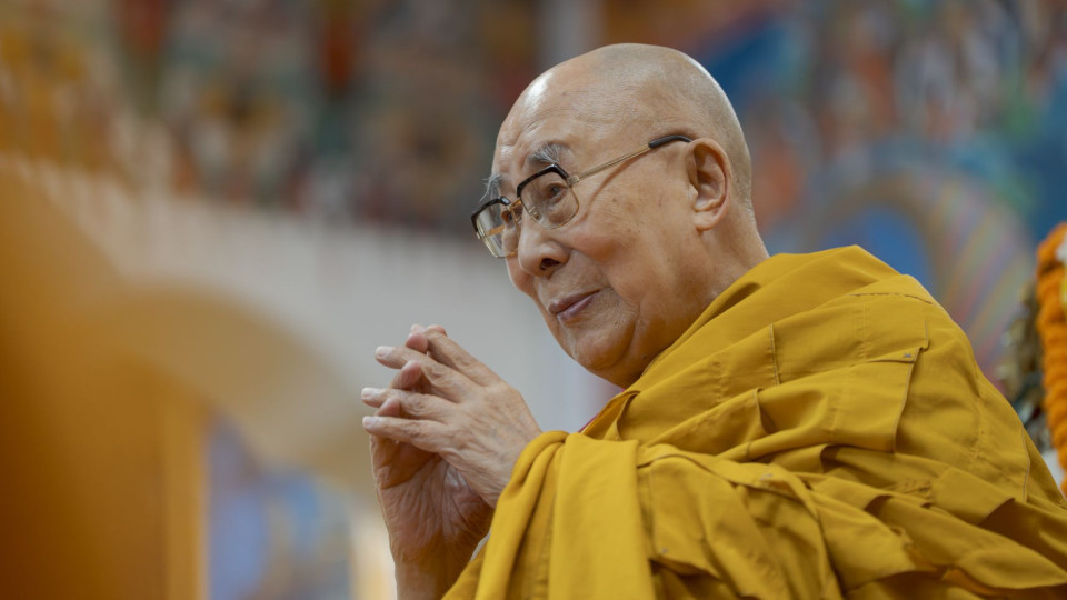 Далай Лама стана на 90, обеща да живее до 130