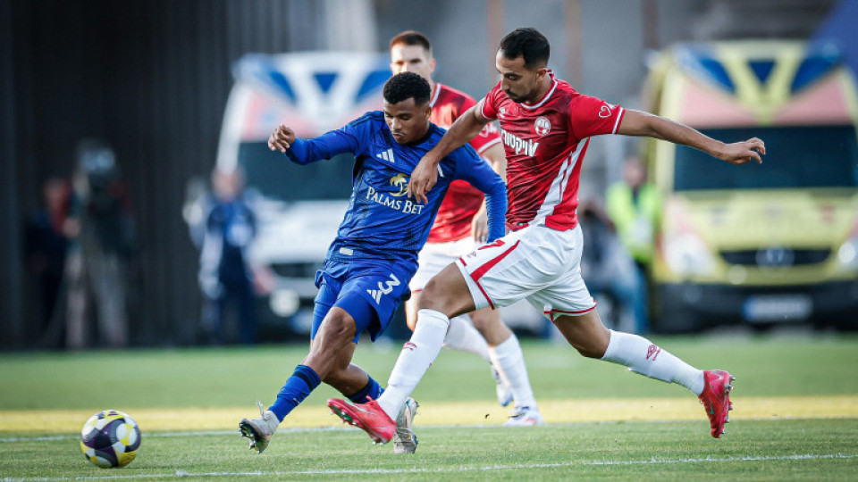 Две нули и червени картони на старта на Левски в Европа