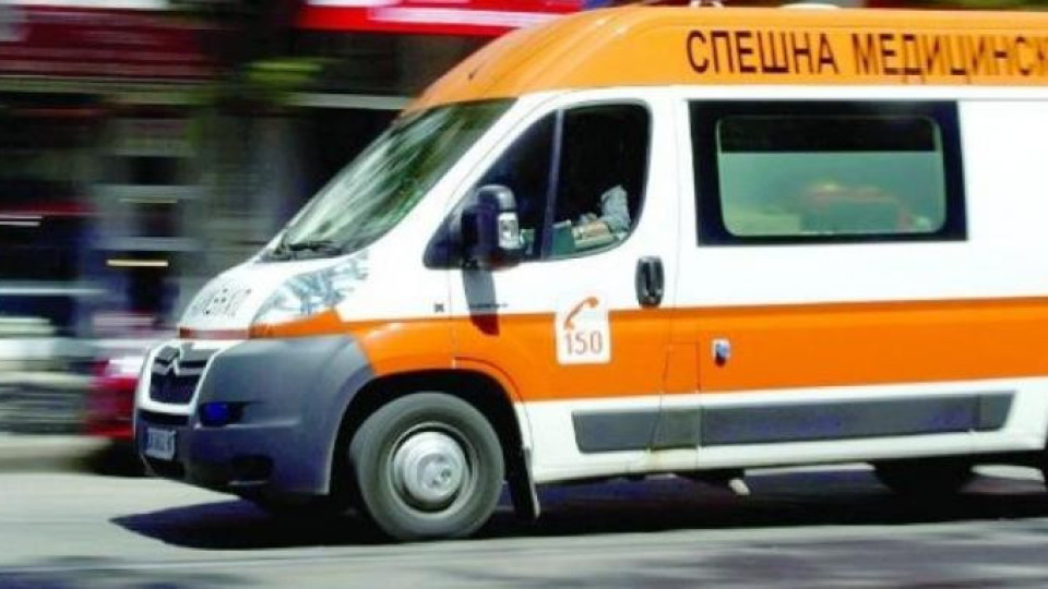 Извънредно! Линейки хвърчат на входа на Бургас