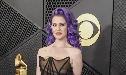 Кели Озбърн показа уникалния годежен пръстен от Сид Уилсън (СНИМКИ+ВИДЕО)