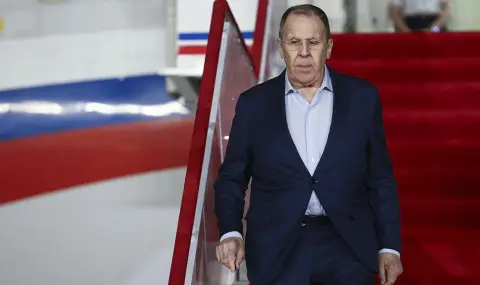 Лавров пристига в Китай, където ще се проведе ключова среща на ниво външни министри