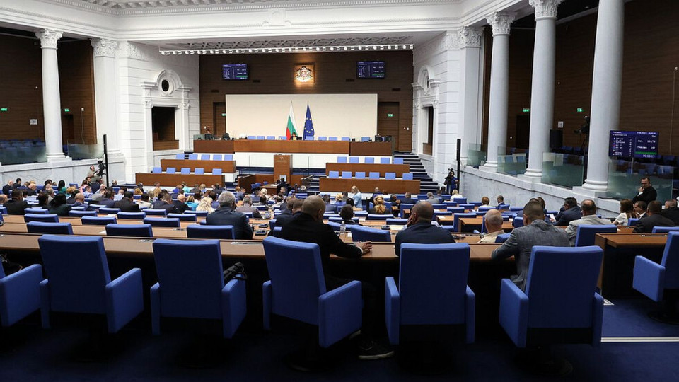 Парламентът гледа супер важни за общините промени в бюджета