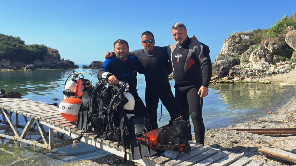 Тайнствен кораб и крепост в Птичия залив