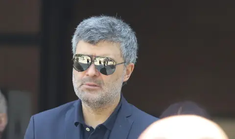 Тодор Славков се е самоубил с пистолетен изстрел в главата в къщата на футболен бос