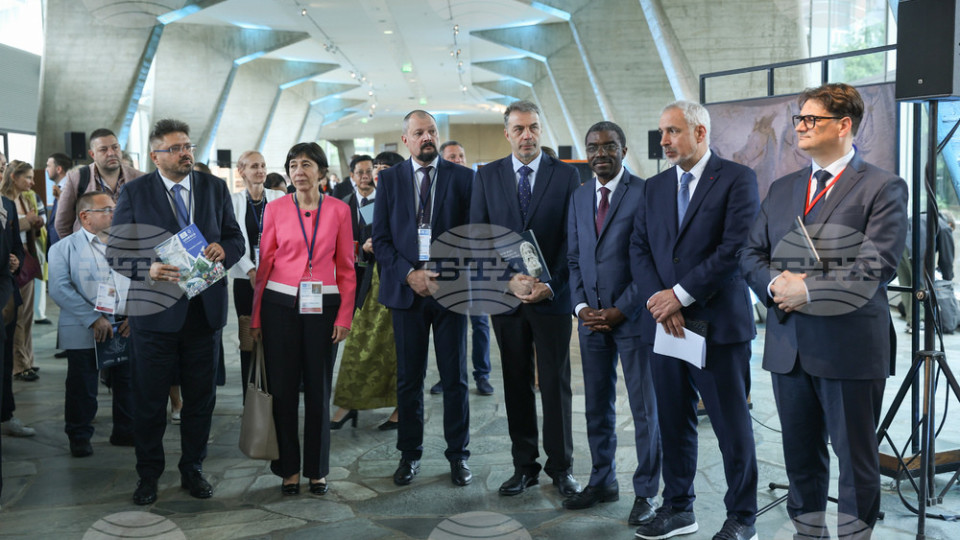 Тодор Чобанов откри "По вълните на Черно море през вековете" в централата на ЮНЕСКО