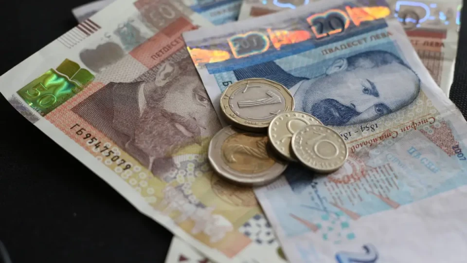 Държавата вдига такси в земеделието и здравеопазването
