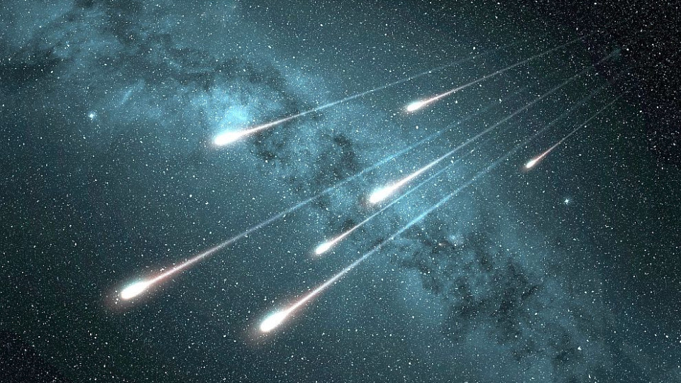 Звездопад, синя и червена Луна. Започва невероятно небесно шоу