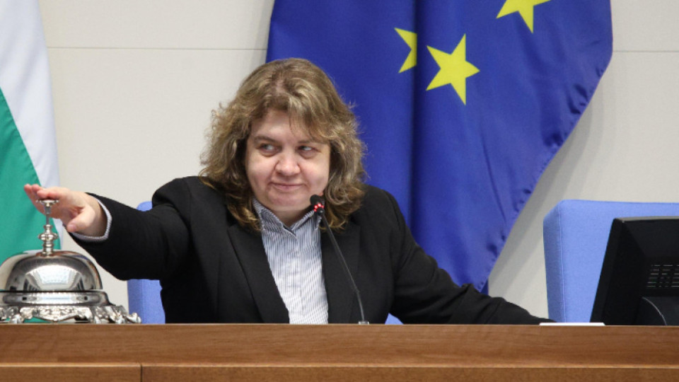 Киселова с извънредно изявление за кабинета