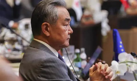 Китайският външен министър Ван И пристигна в Кабул