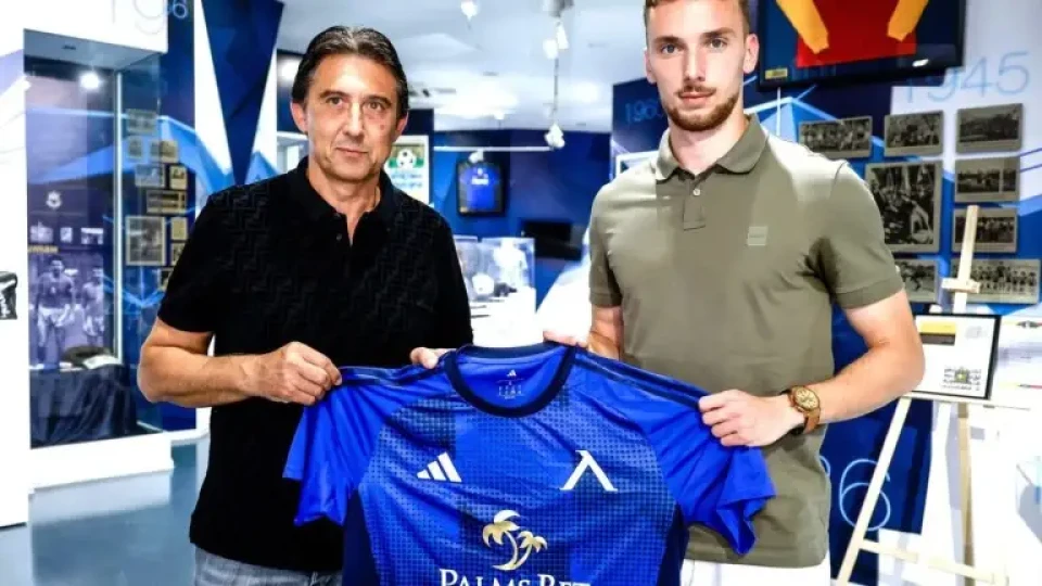 Левски и ЦСКА представиха новите си звезди